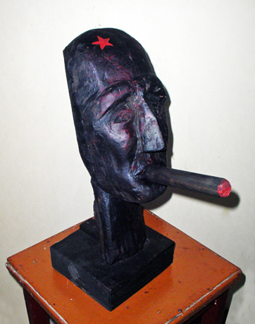 „Cabeza cubana” (Kubanischer Kopf) | 2005bemaltes Holz, Hhe 50 cmReinhard Thiele, presente!